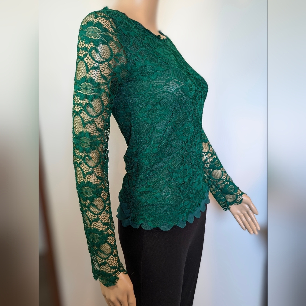 Woman's Lace Top